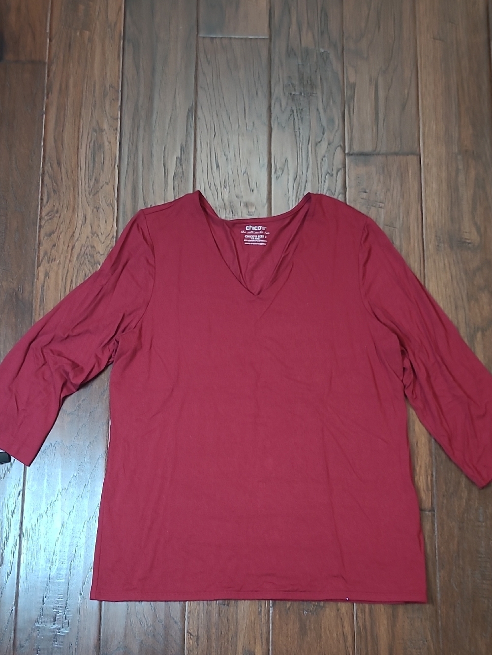 Chico's The Ultimate Tee Deep Red V-Neck 3/4 Sleeve Top size 2 ( Large)
